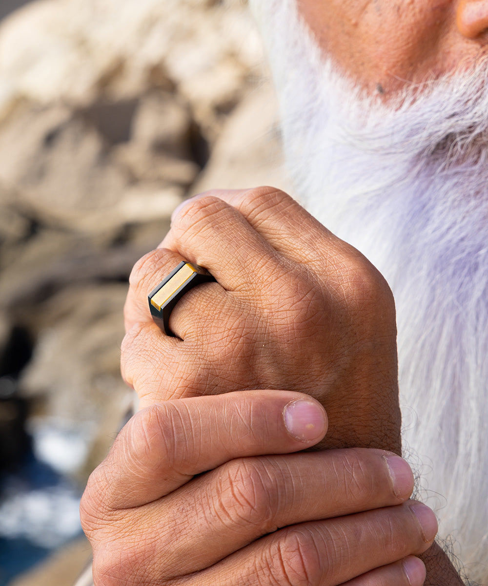 Signet Ring 7mm Tiger Eye | Black